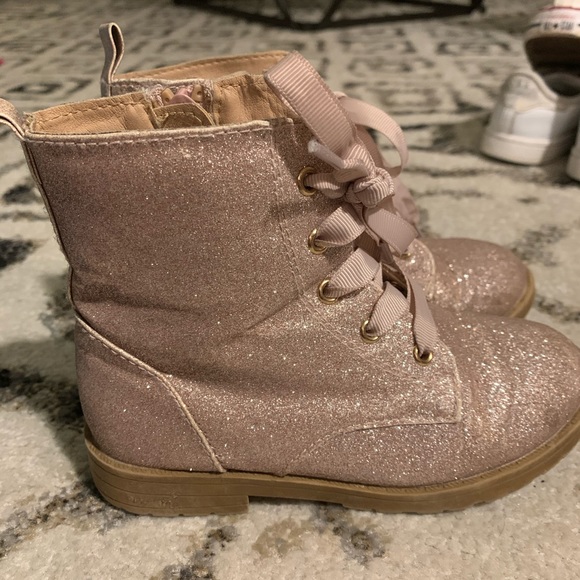 Girl’s Boots - Picture 1 of 3